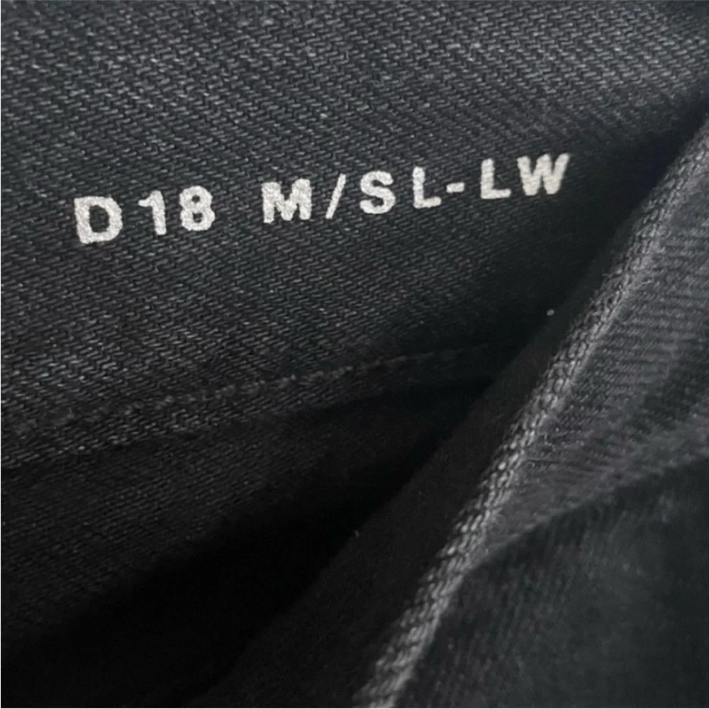 SAINT LAURENT D18 size 34 jeans slim fit skinny distressed black YSL YVES